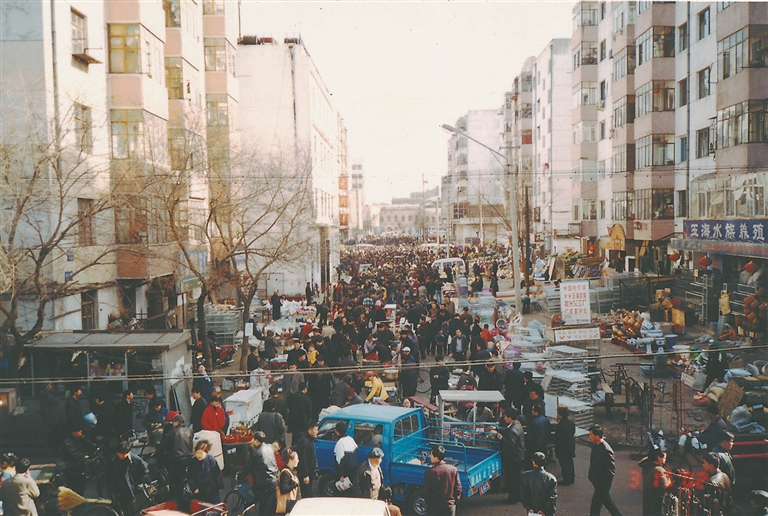 2000年3月16日拍摄的花鸟鱼市场 黎纲峰提供